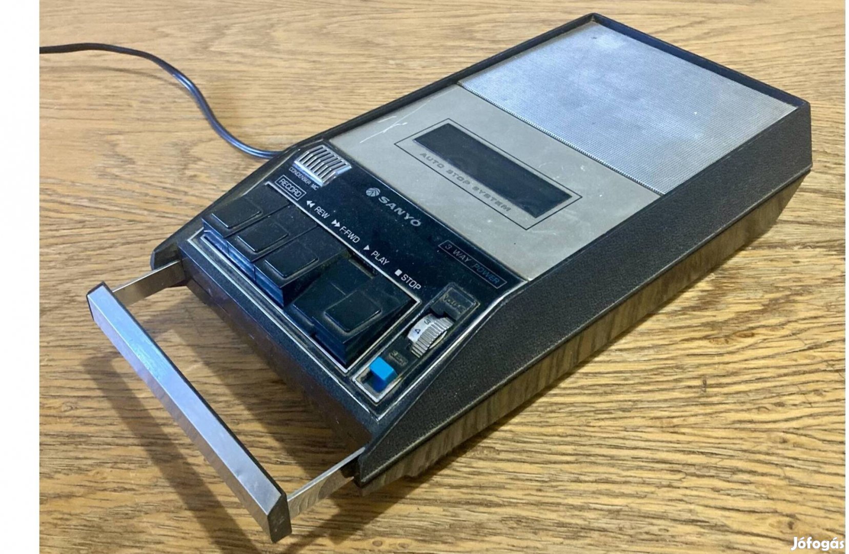 Retró ajándék ötlet! Sanyo M2517 kazettás magnó
