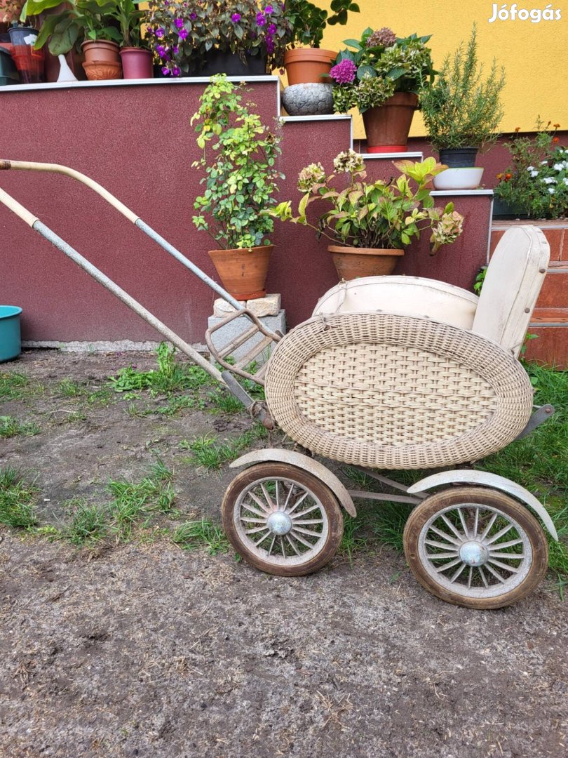 Retro babakocsi