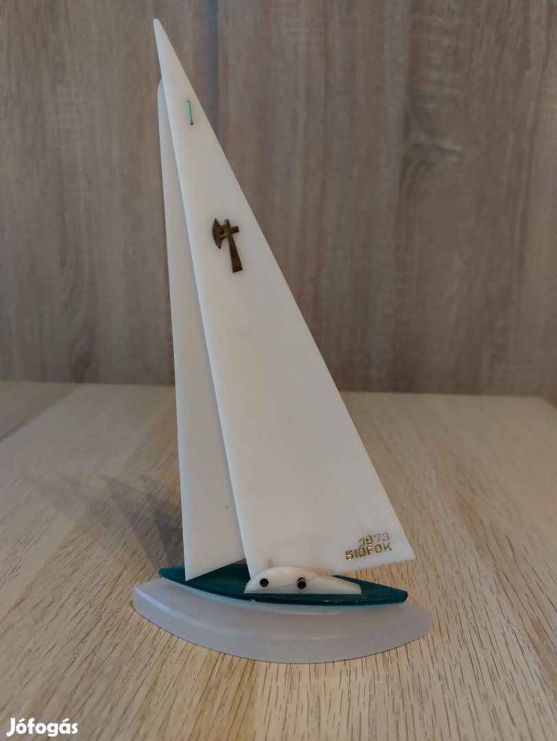 Retro balatoni dísztárgy