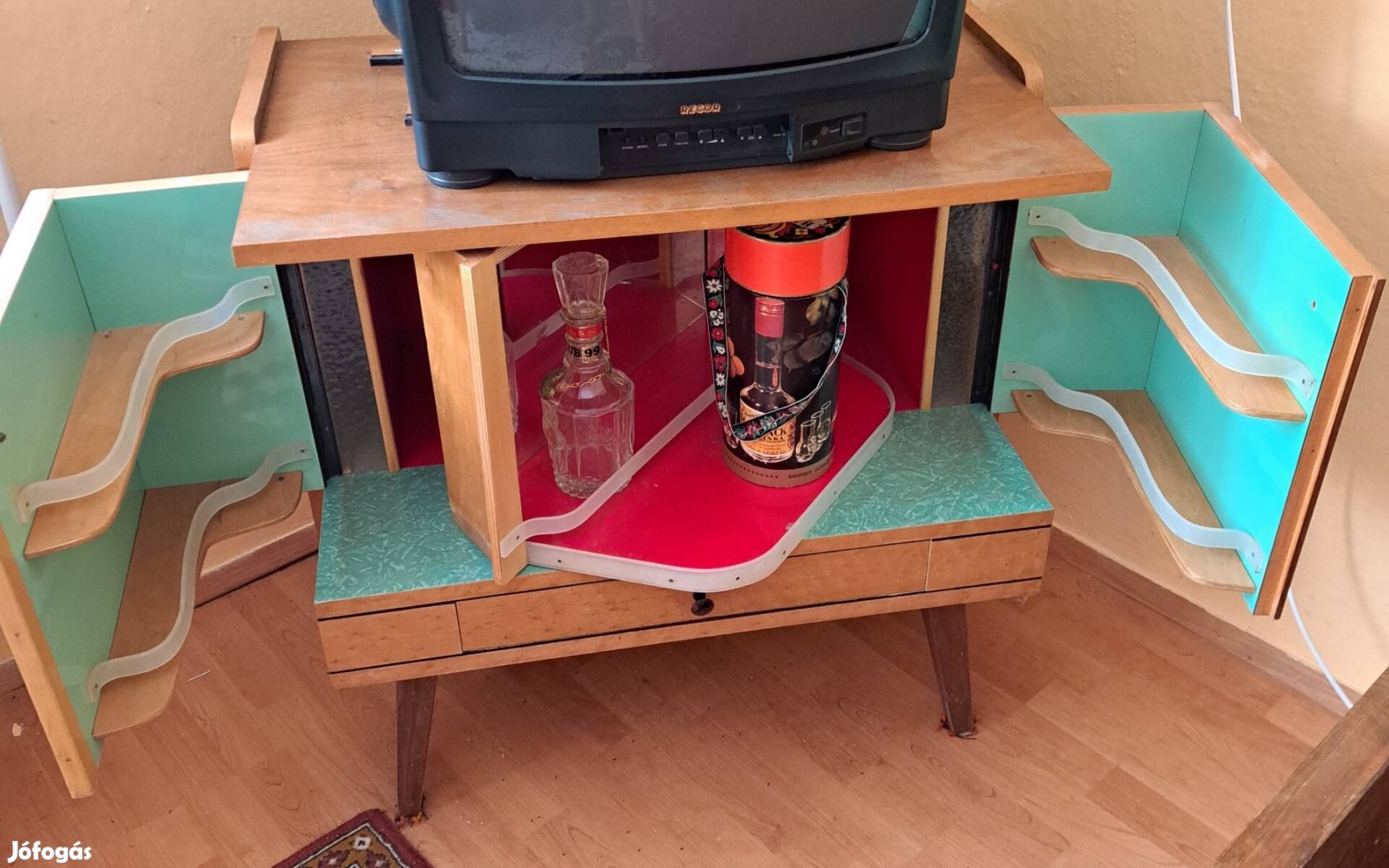 Retro bárszekrény