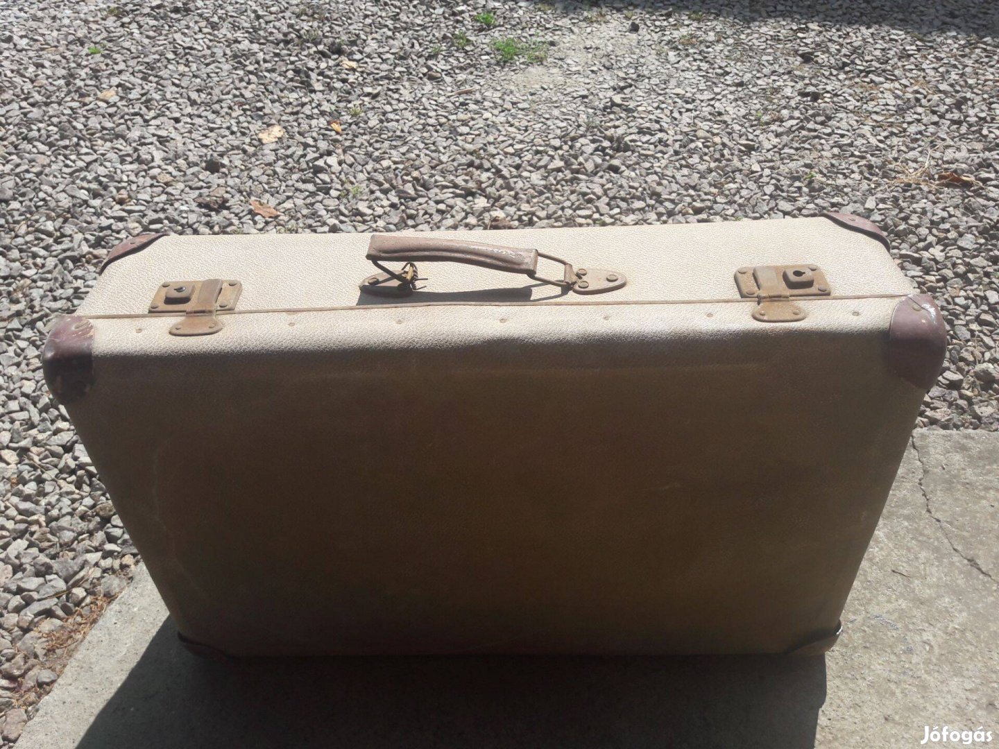 Retro bőrönd, régi bőrönd, nem guruló, gurulós