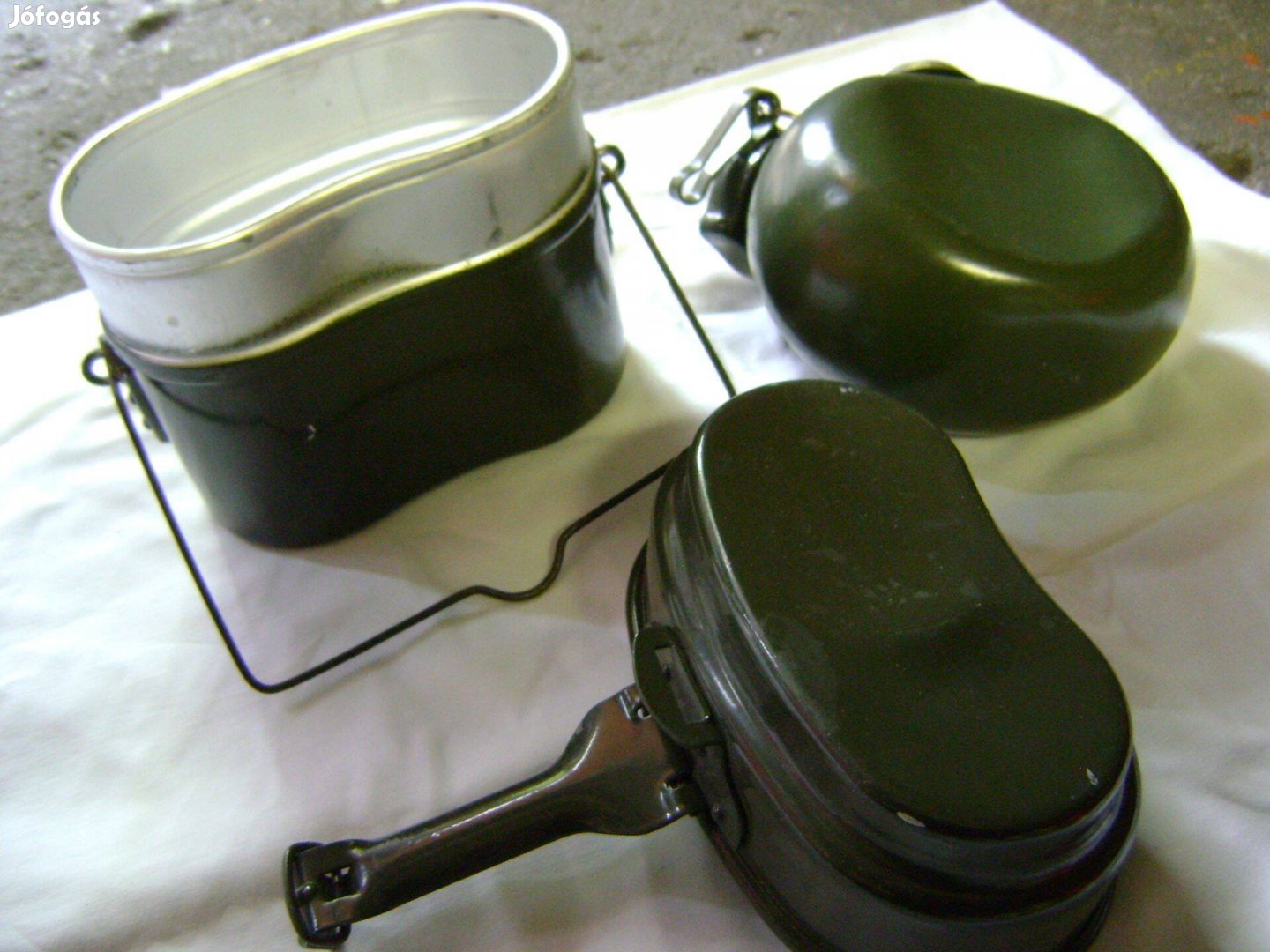 Retro csajka és kulacs