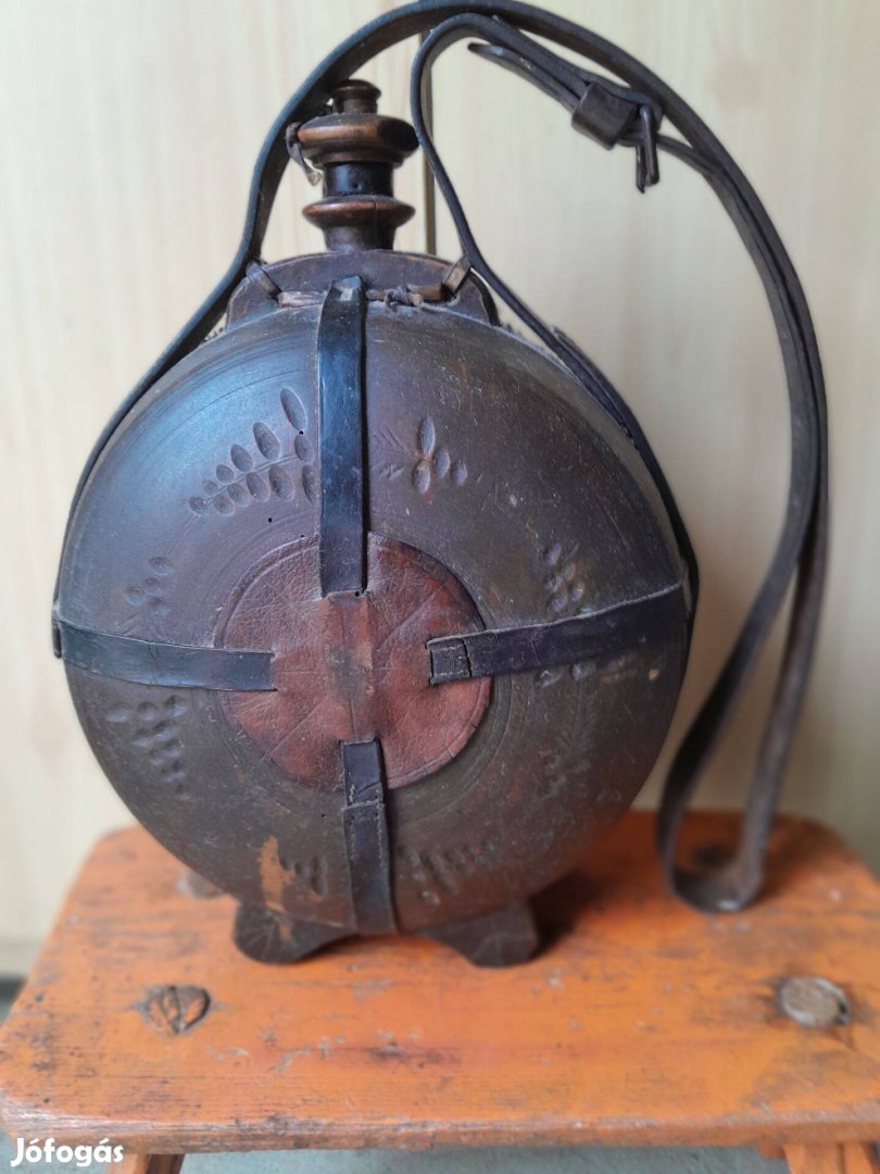 Retro csikóbőr kulacs