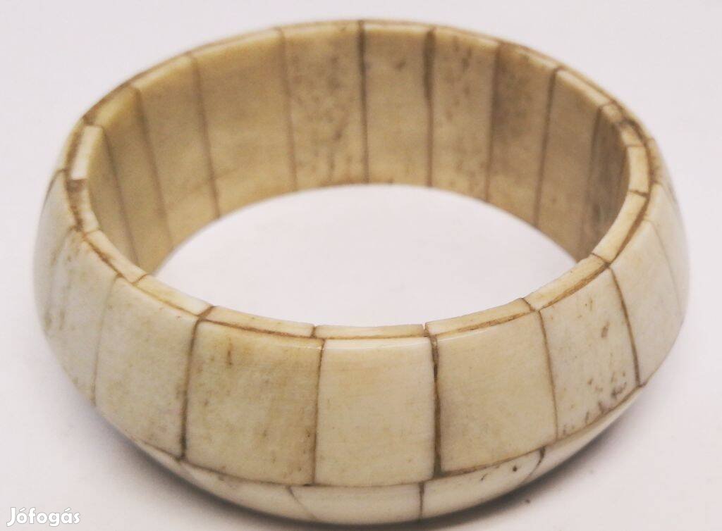 Retro csontlapokból összeállított karperec Indiából