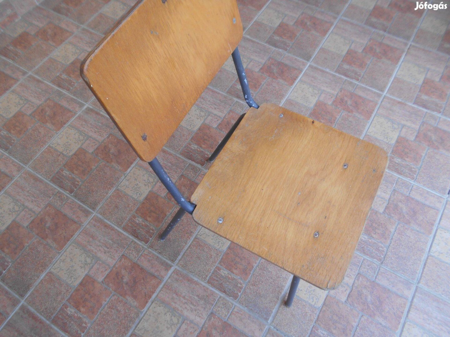 Retro csővázas éttermi székek
