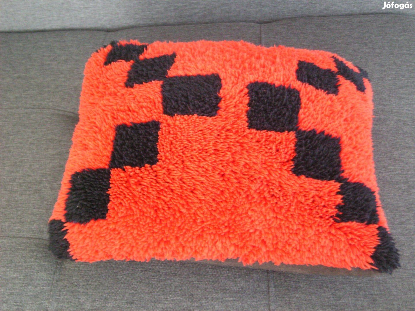 Retró díszpárna, kézimunka subapárna 70-es évekből