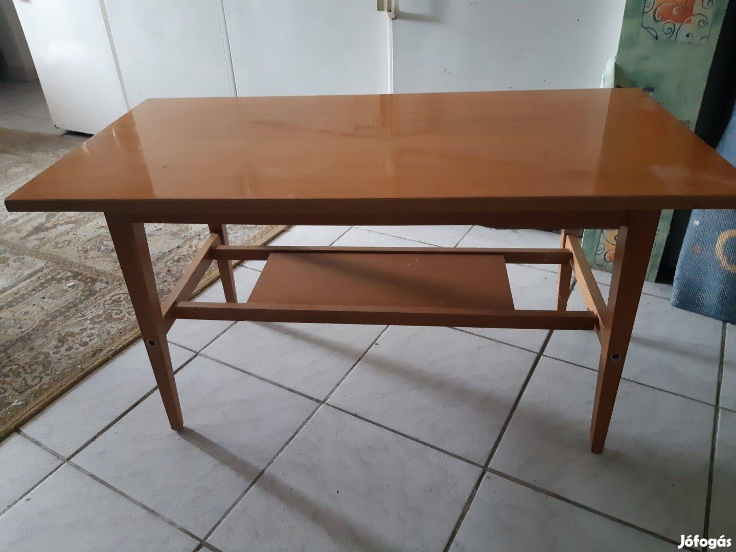 Retro dohányzóasztal 50x100cm alsó polccal