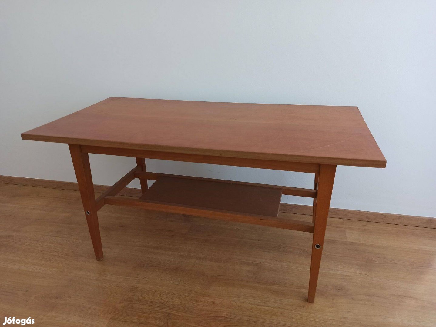 Retro dohányzóasztal