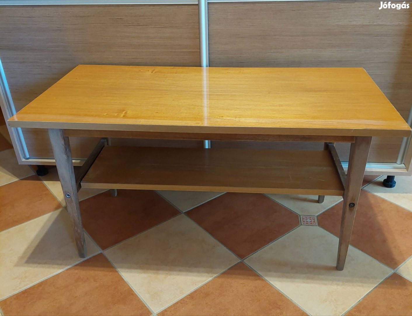 Retro dohányzóasztal 