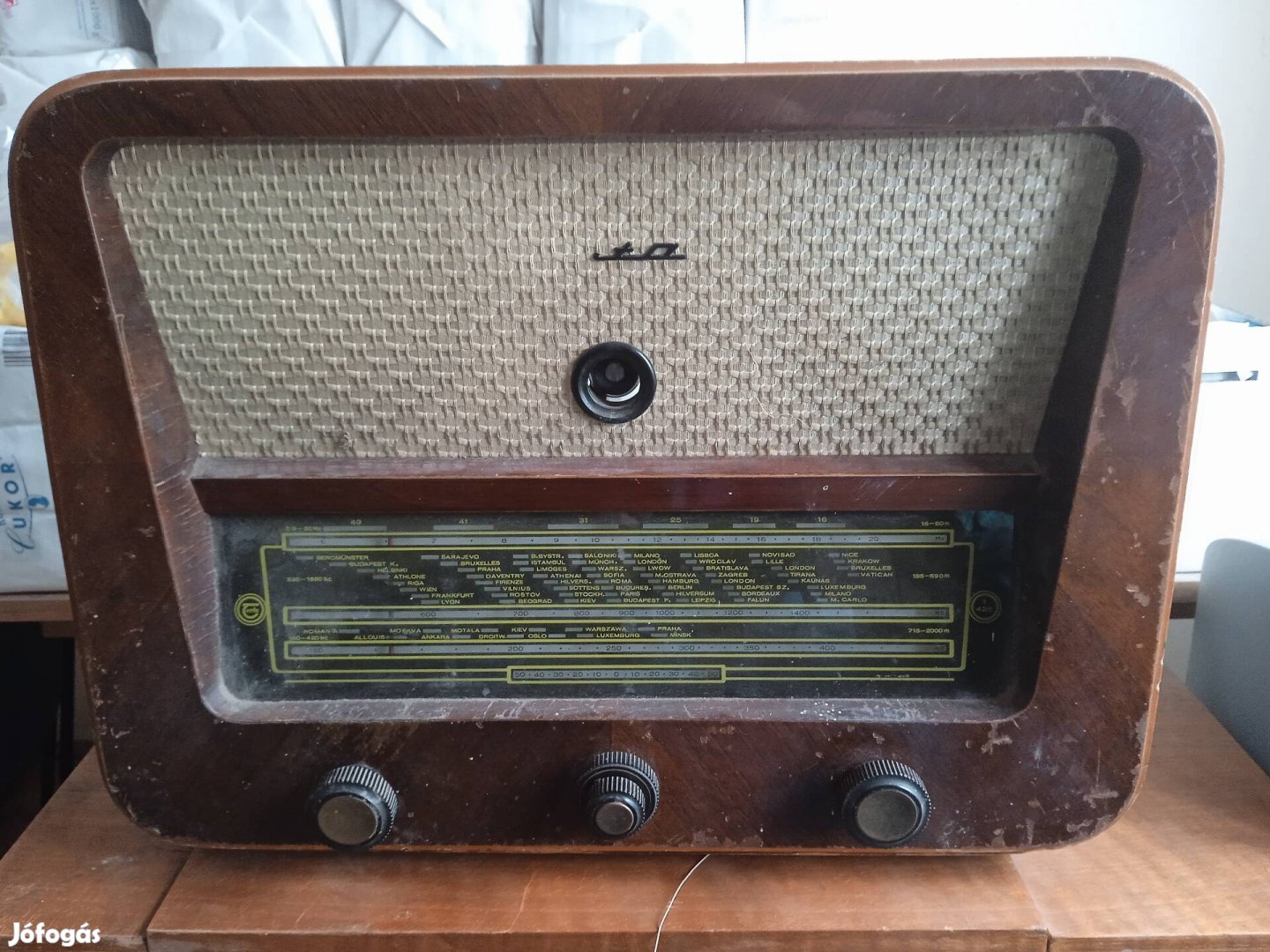 Retró fa dobozos rádió 