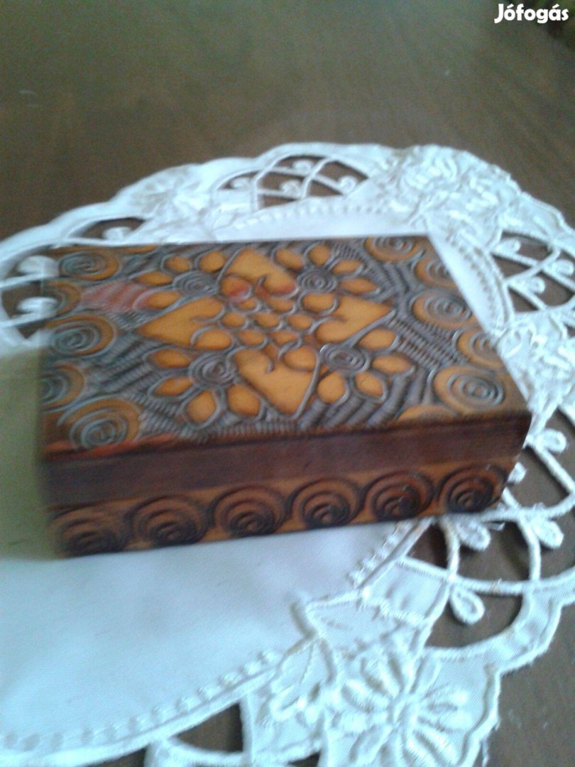 Retro fa ékszeres ládika kb 10x15cm