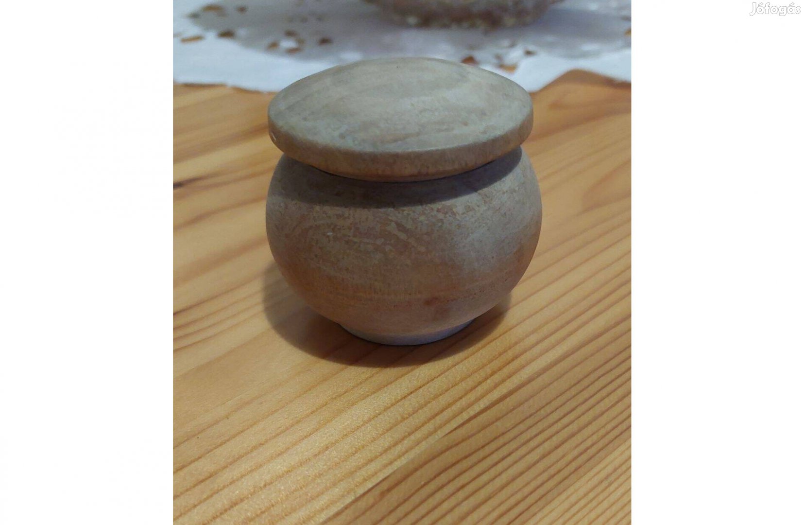 Retro fa sótartó tetővel