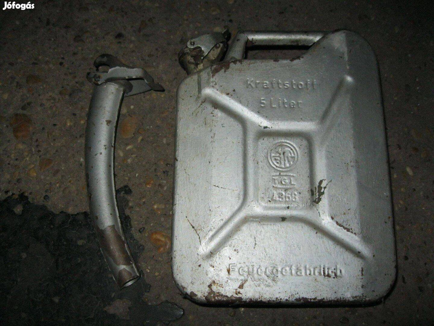 Retro fém benzinkanna benzines kanna 5L + kiöntő