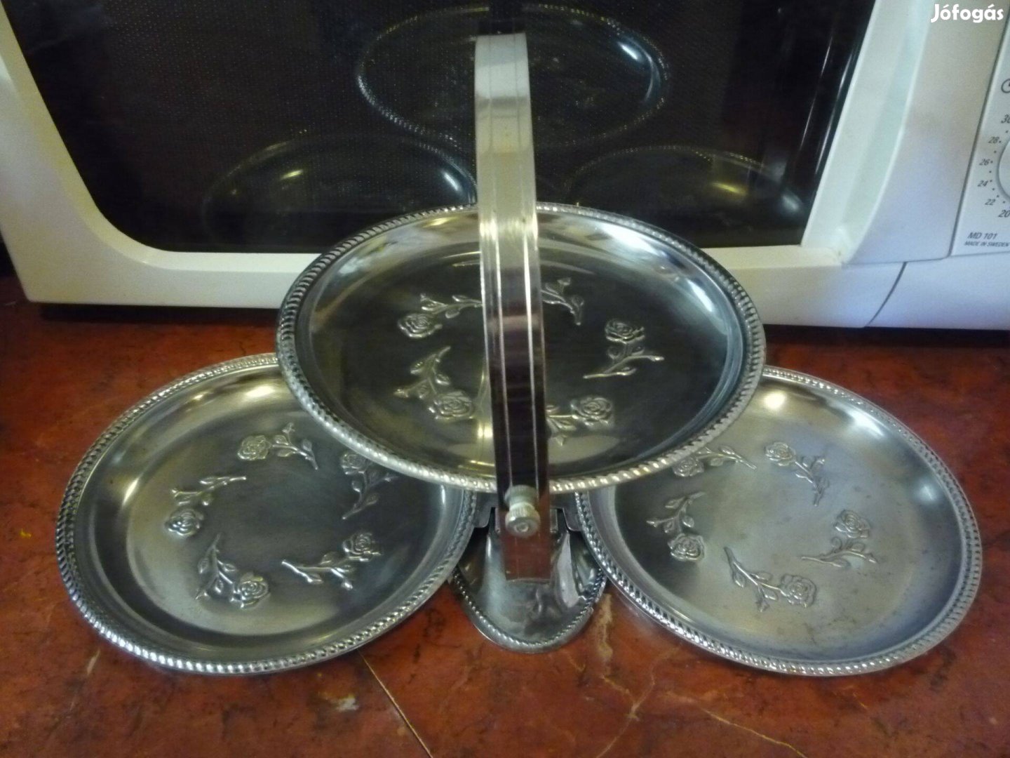 Retro fém összecsukható sütemény gyümölcs kínáló