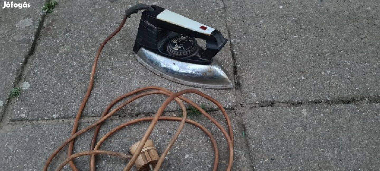 Retró háztartási vasaló