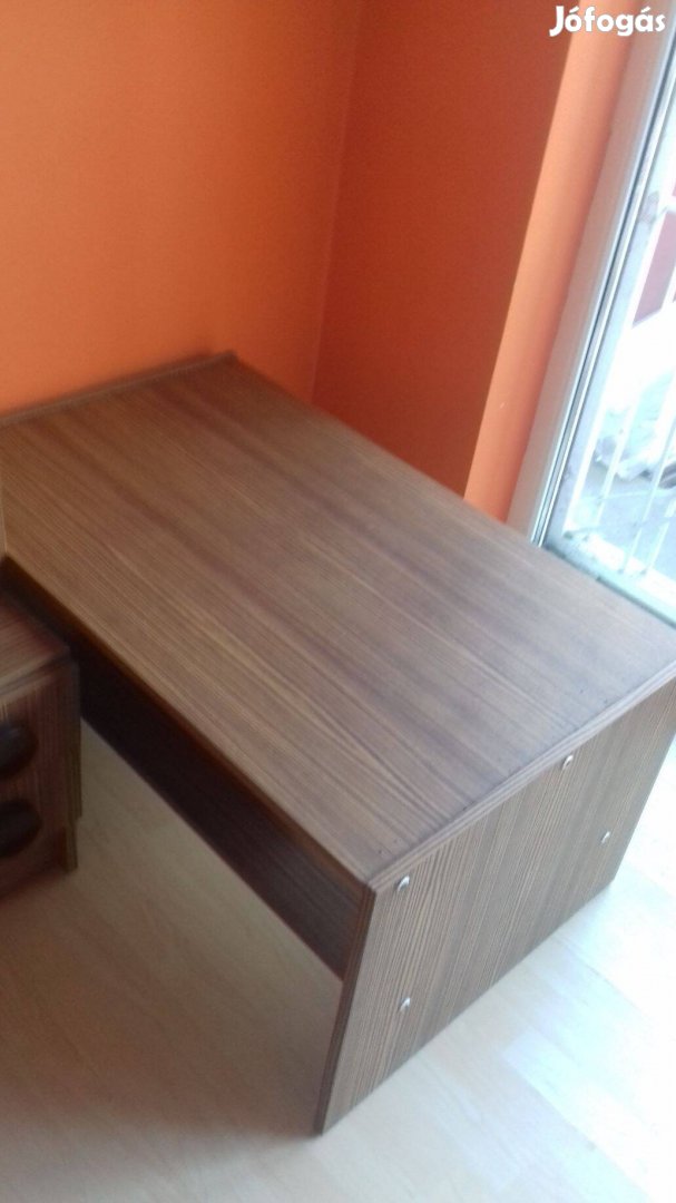Retro hibátlan lapra szedhető dohányzóasztal