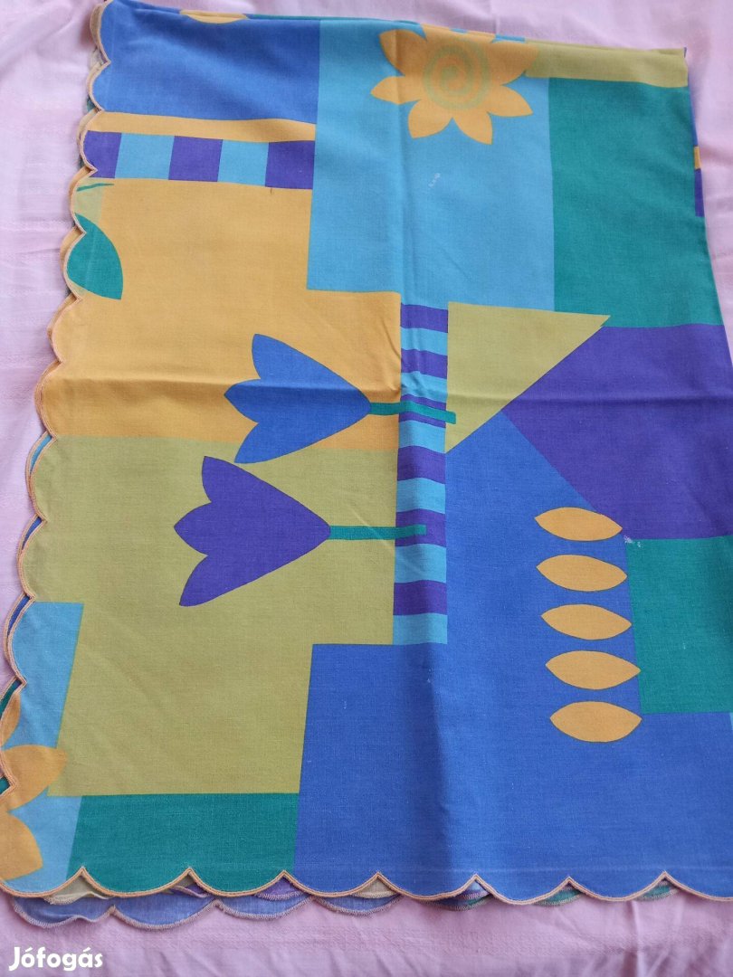 Retro hibátlan vászon asztalterítő hímzett széllel 100x120cm