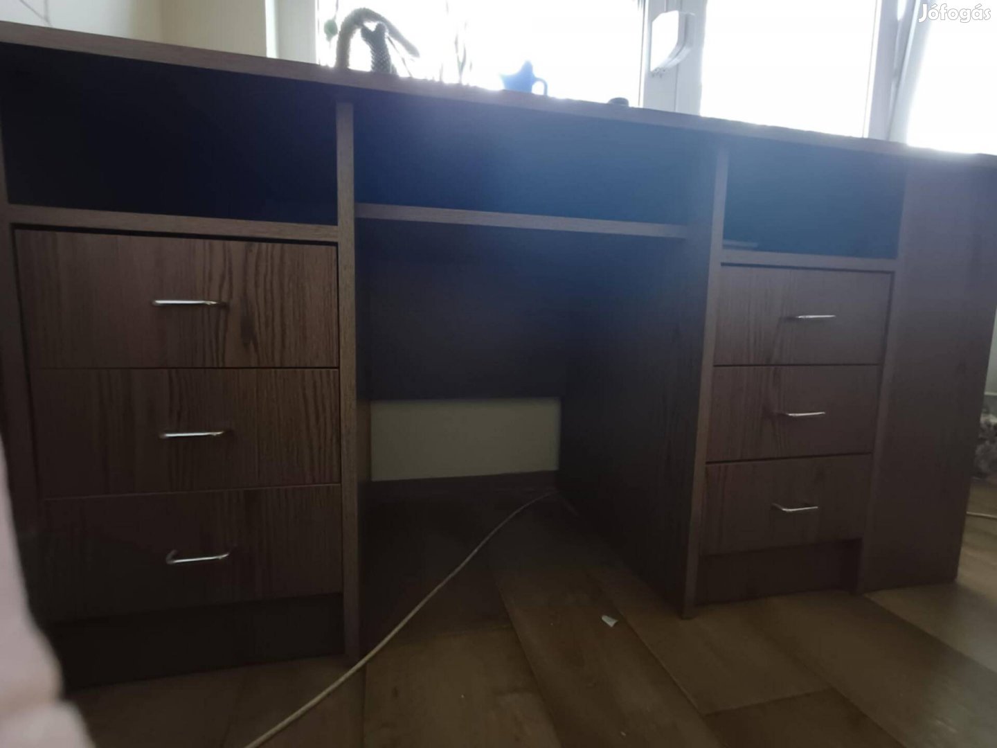 Retro íróasztal,  fiókos oldalt vitrines szép állapotú bútor 