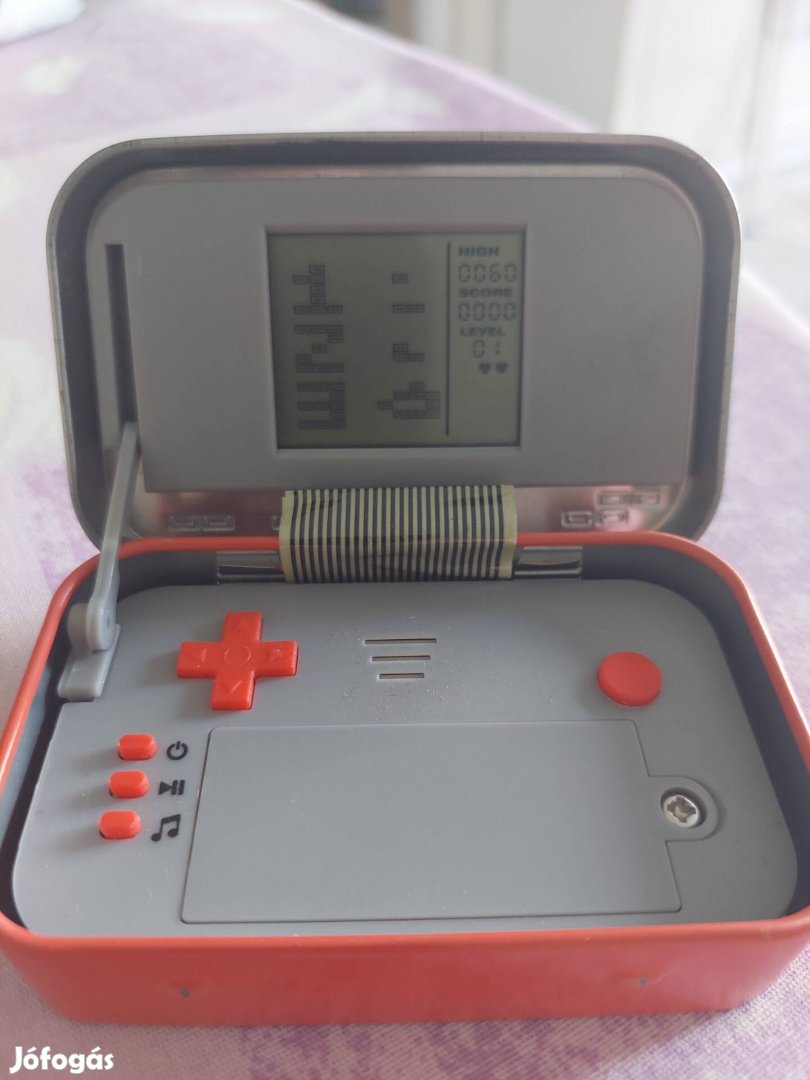 Retro játék, elemmel működik