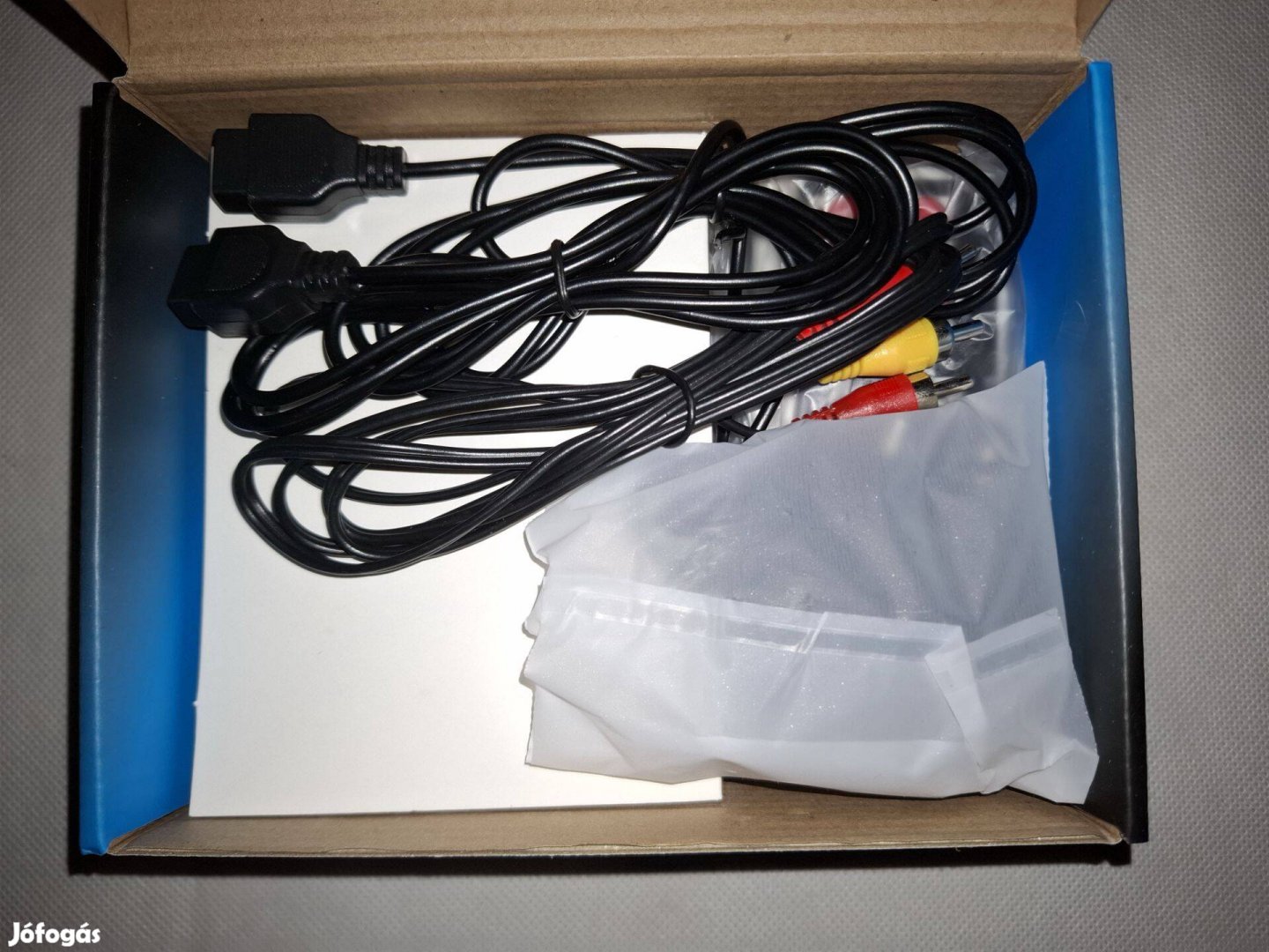 Retro játékkonzol 620 játékkal