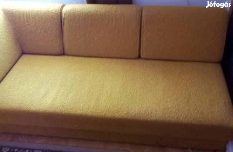 Retro kanapé a 80-as évekből