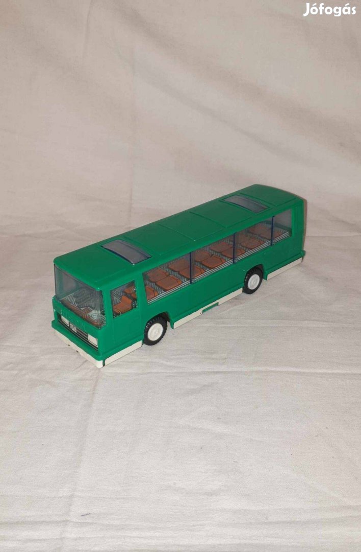 Retró kelet-német játék lemezbusz