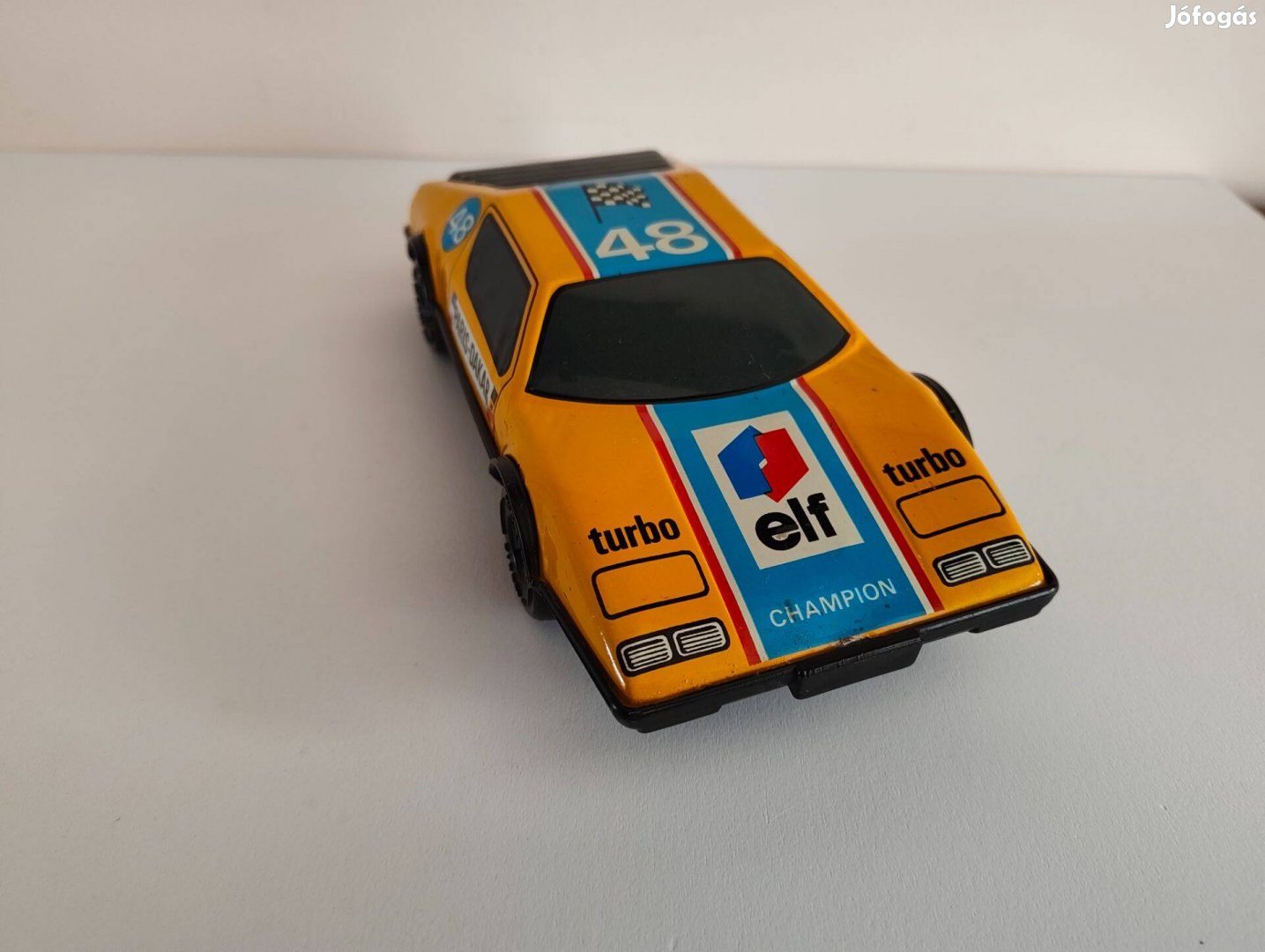 Retro kelet-német lendkerekes lemez játékautó MSB,