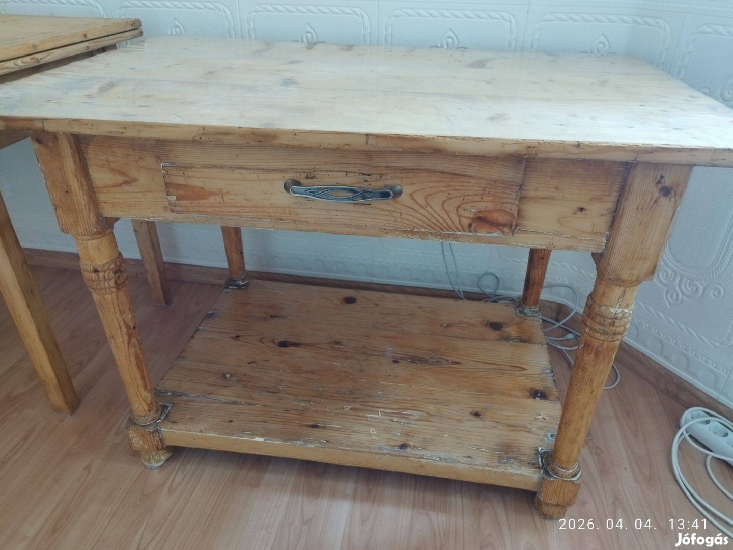 Retro keményfa faragott konyhaasztal, felújított,