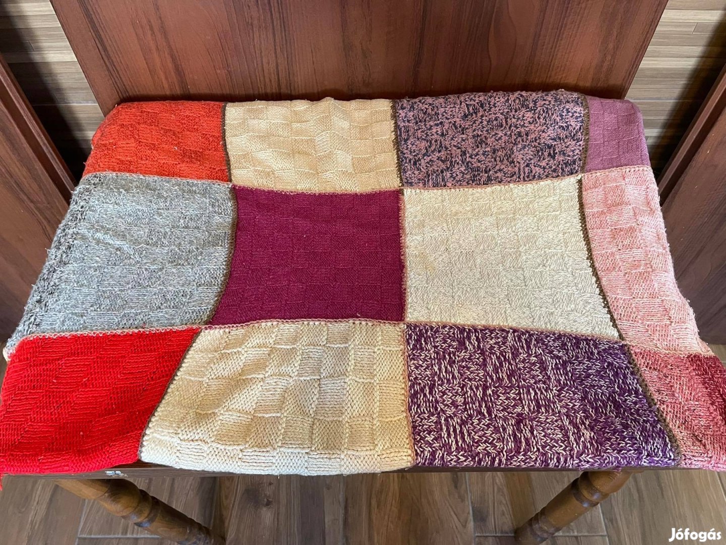 Retro kézi kötesű ágyterítő