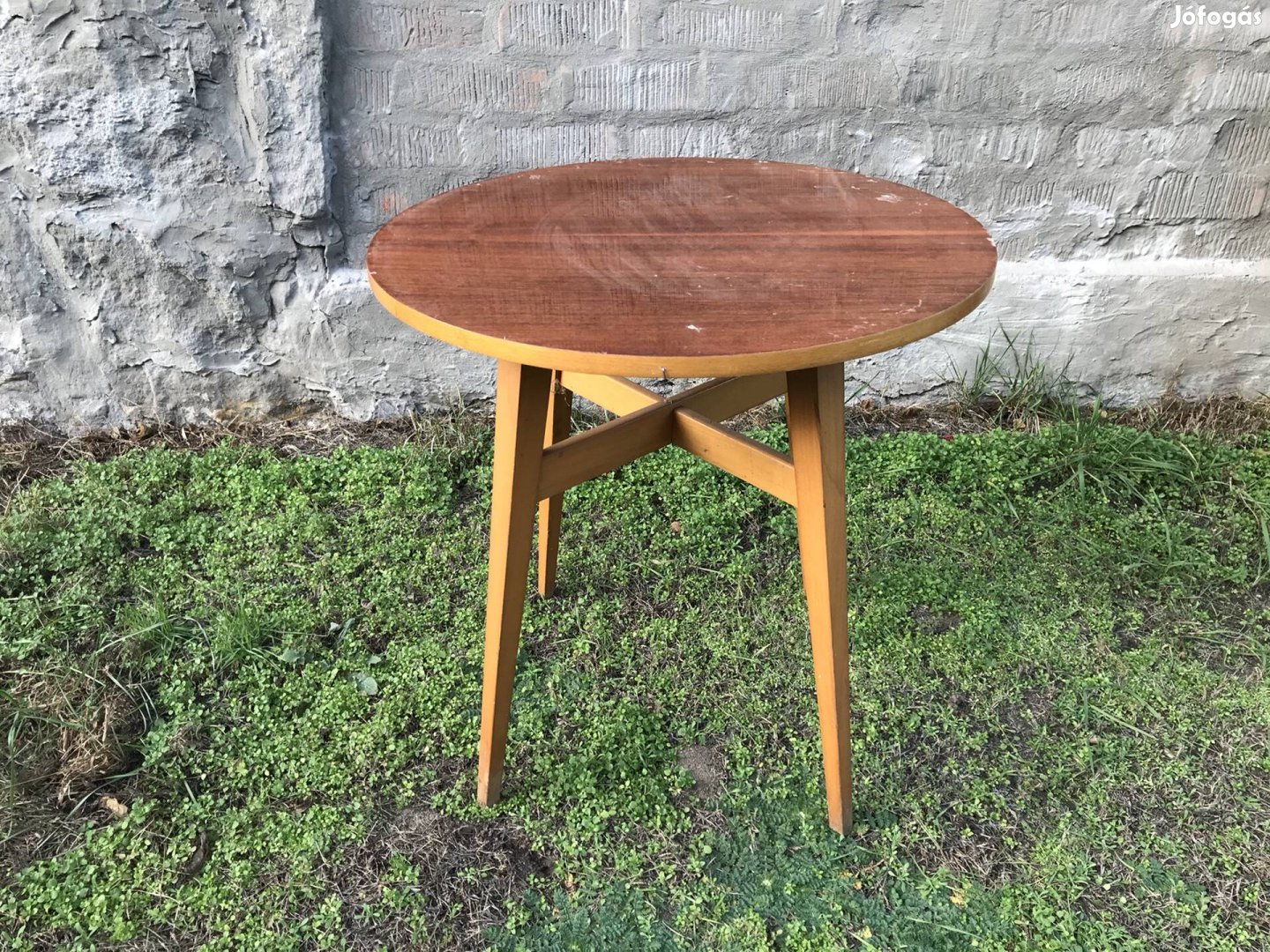 Retró kis asztal 65*65 cm