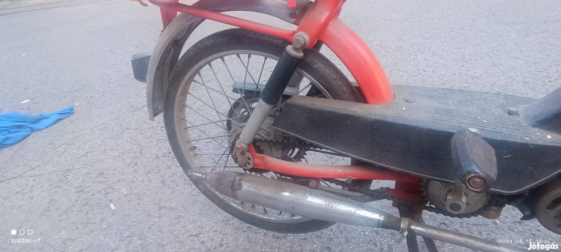 Retro kis motor alkatrésznek. 