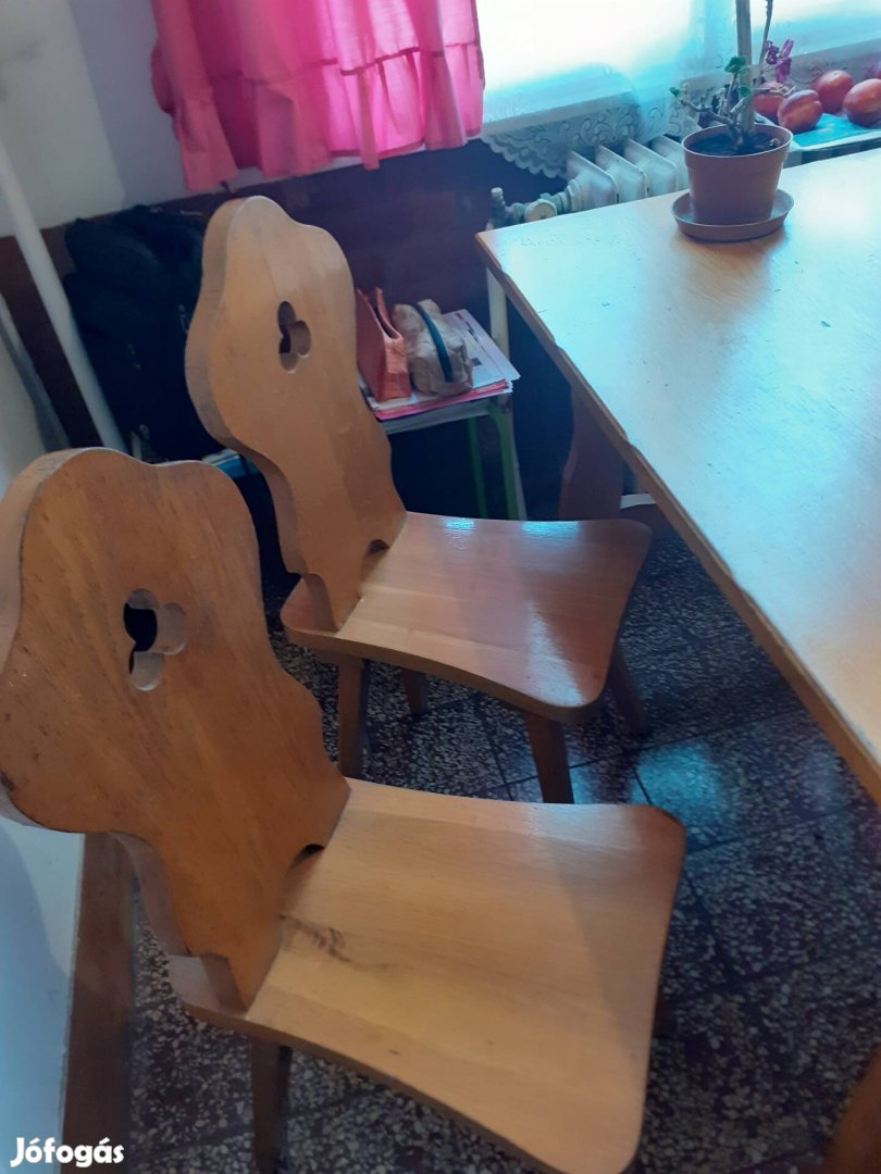 Retro konyha asztal négy székkel