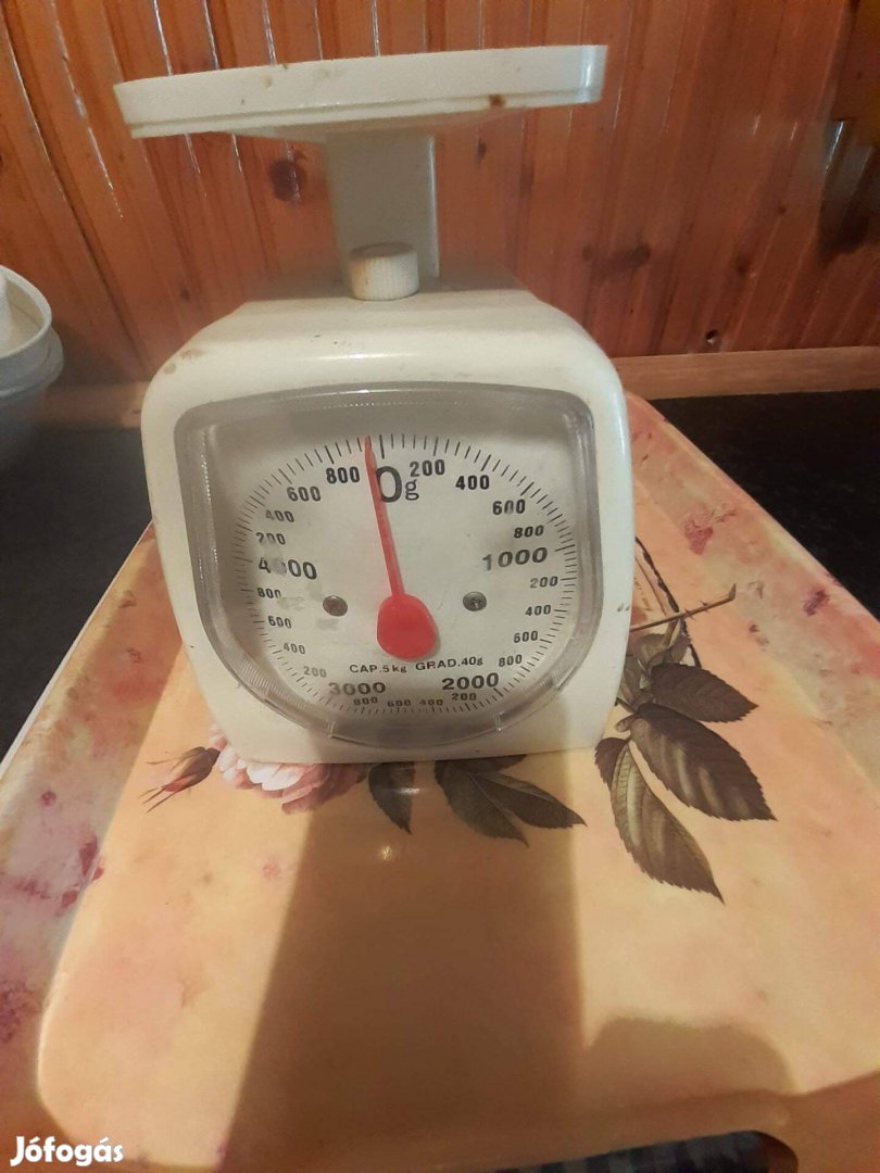 Retro konyhai tányéros kisebb mérleg 2 kg-ig