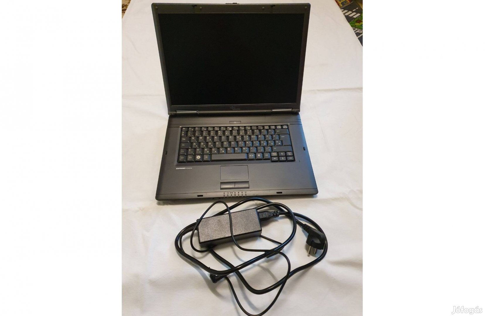 Retró laptop Fujitsusiemens Esprimo V5555 3Gb ram,160Gb hdd,win7