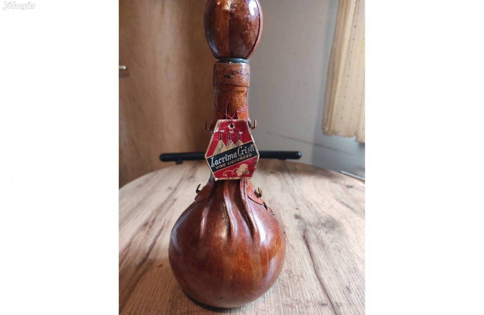 Retro likőrboros üveg, bőrrel bevont Lacrima Cristi