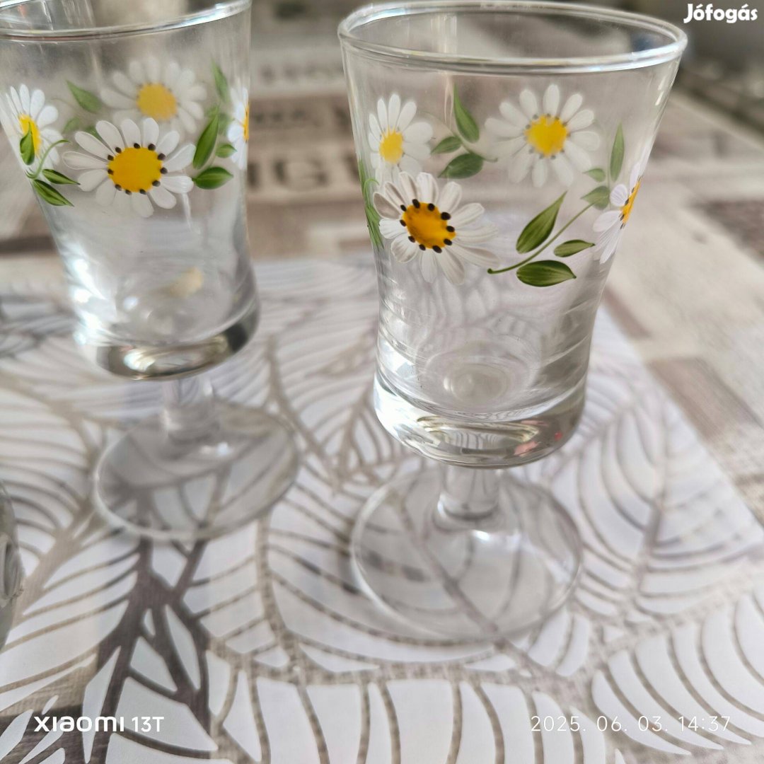 Retro margaréta virágos, kézzel festett üveg kispohár, kupica 4 db ela