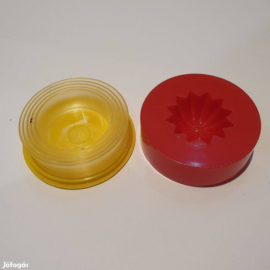 Retro mikádó összecskhatós pohár citromfacsaróval kis