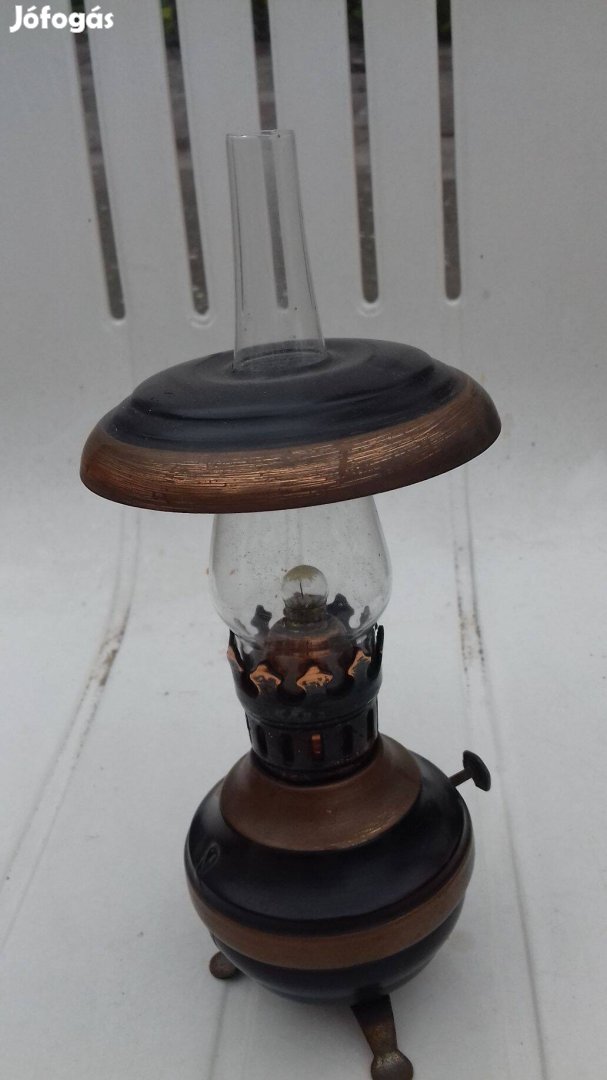 Retro mini petróleum lámpa de elemmel működik