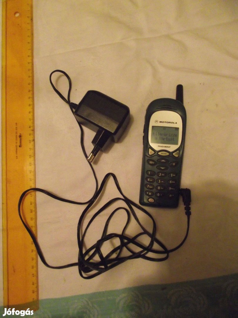 Retro mobil Motorola Talkabout gyári töltő is van