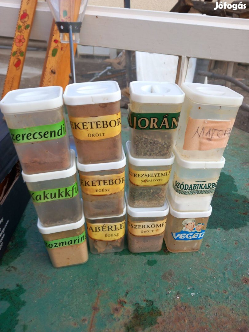 Retro müa fűszertartó dobozok a fűszerekkel 12db egybe