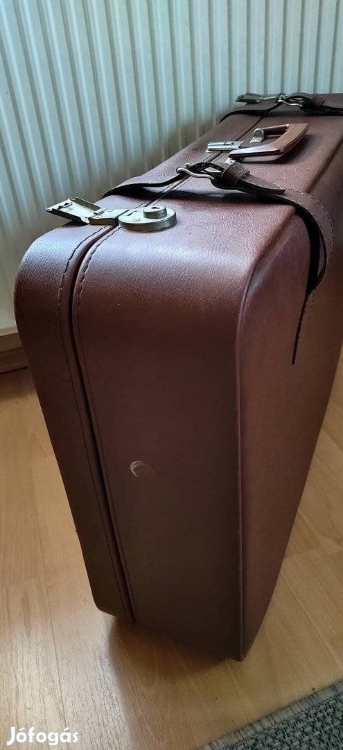 Retró:nagyméretű vintage koffer/ utazóbőrönd 
