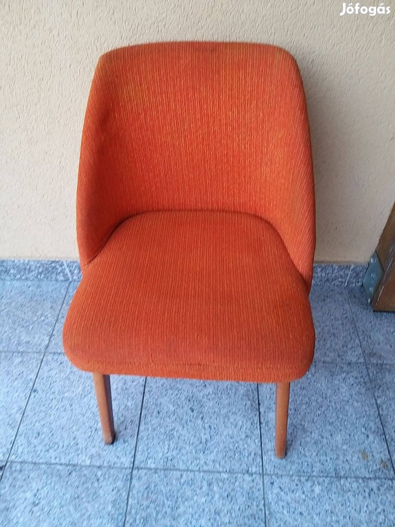 Retro narancssárga szék