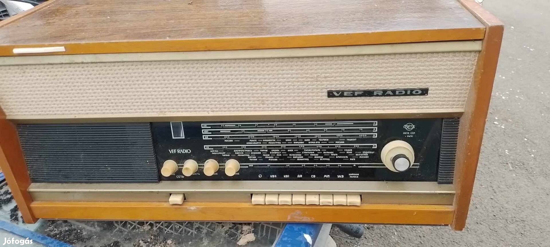 Retro orosz rádio-lemezjátszó