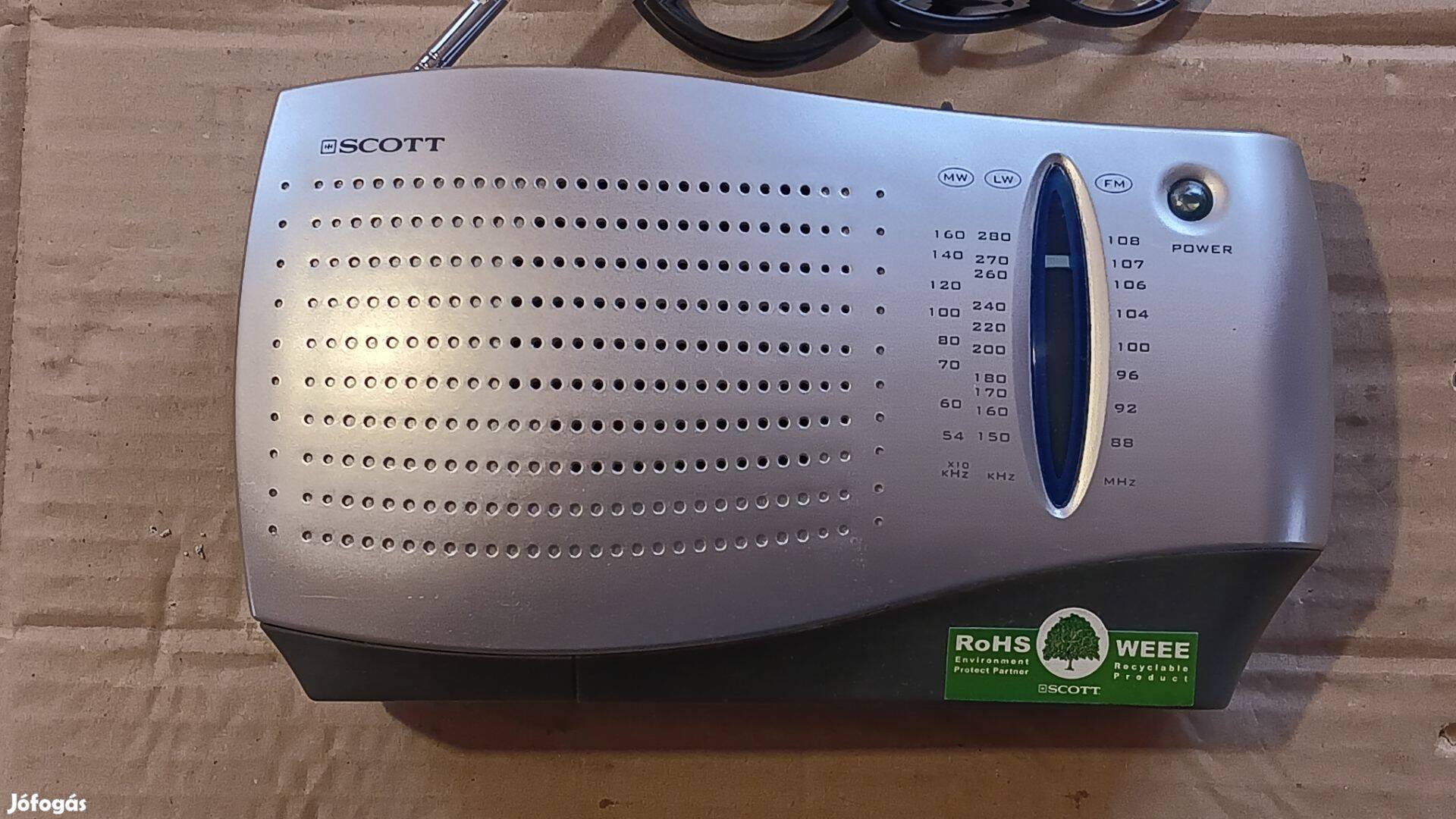 Retro rádió, - asztalihordozható, három hullámsávos