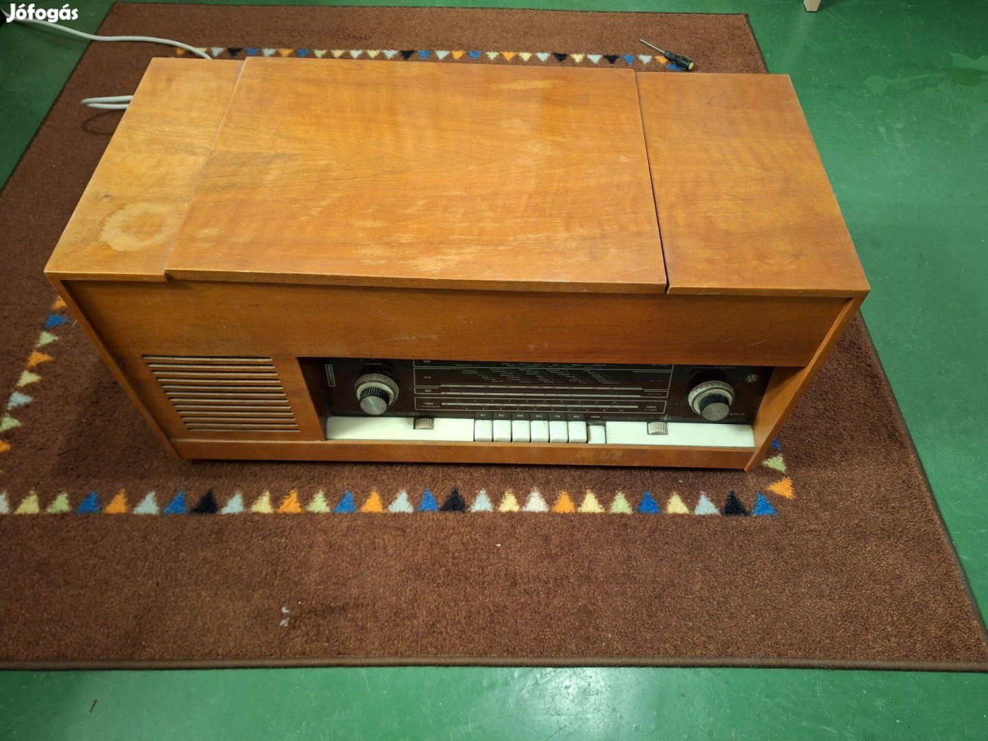 Retro rádió + lemezjátszó, Akkord 102
