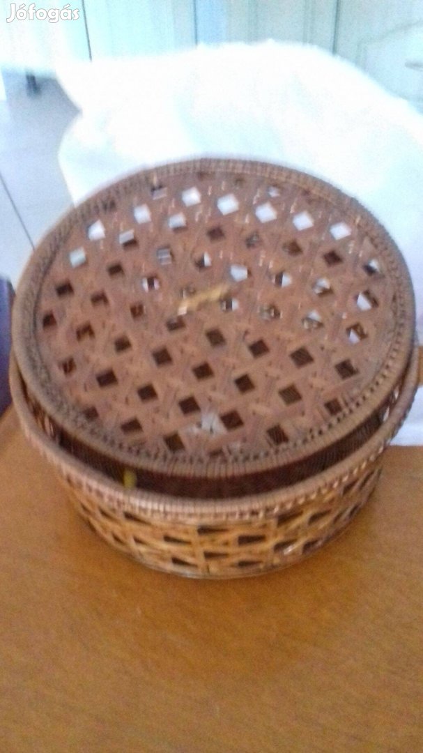 Retro rattan tároló tetővel hibátlan