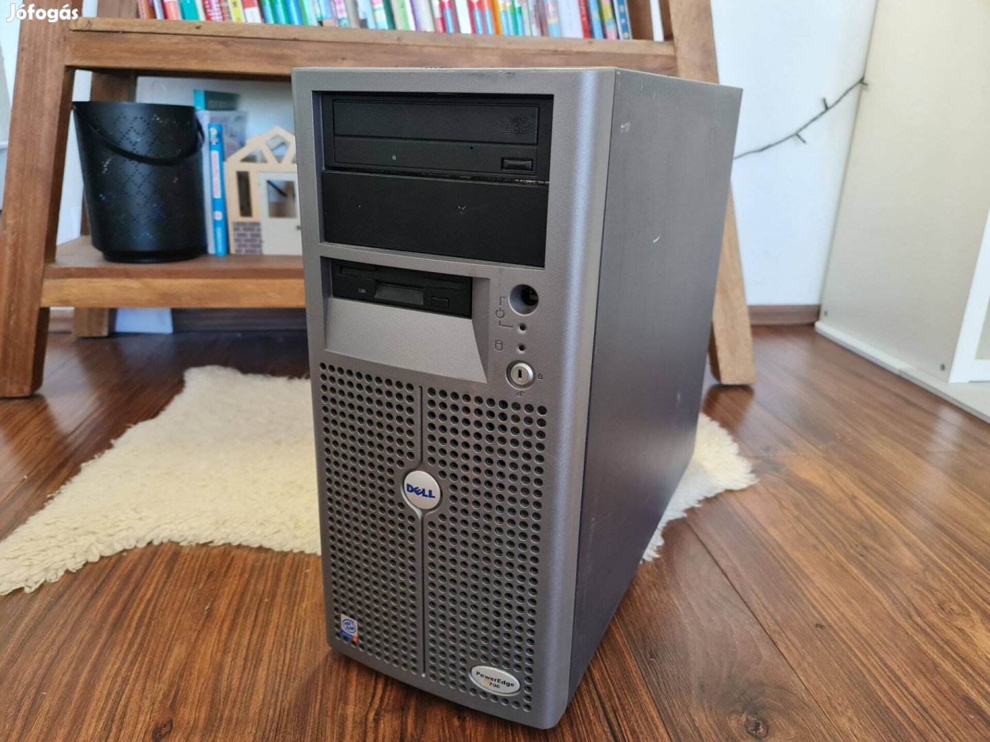 Retro régi Dell Pentium 4 számítógép friss Windows XP rendszerrel