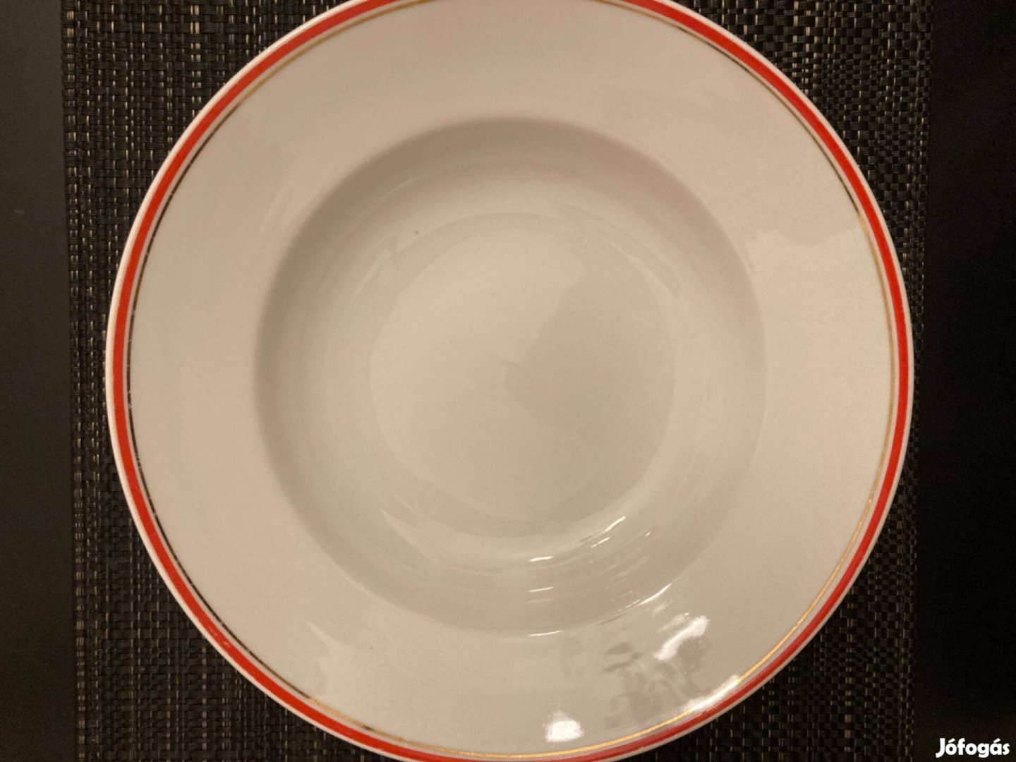 Retro régi Zsolnay porcelán mélytányér piros és aranyszegélyes!