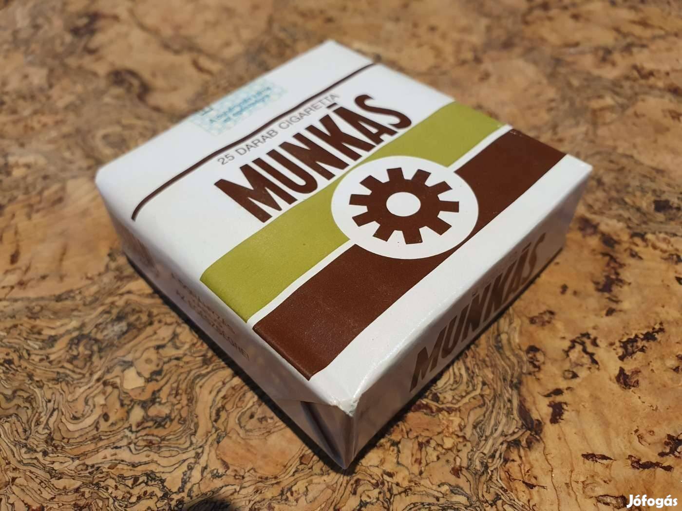Retro régi bontatlan munkás trafikárú