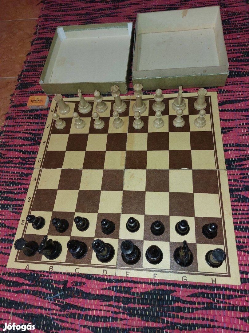 Retro régi ritka nagy sakk készlet figurák tábla és doboz
